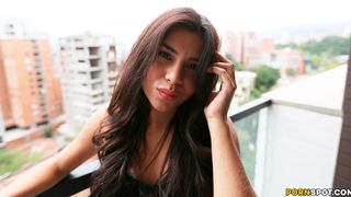 Hot Colombian Chick Wants To Be A Model
