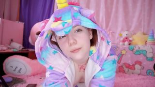 Fuck-hungry Daddy Fingers Virgin Daughter's Tight Pussy, Moaning Hard!