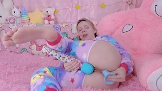 Fuck-hungry Daddy Fingers Virgin Daughter's Tight Pussy, Moaning Hard!