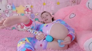 Fuck-hungry Daddy Fingers Virgin Daughter's Tight Pussy, Moaning Hard!