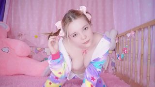 Fuck-hungry Daddy Fingers Virgin Daughter's Tight Pussy, Moaning Hard!