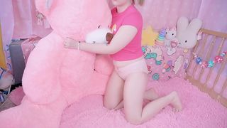 Cum-hungry Virgin as Dirty Daddy Inches Her Tight Pussy, Squirting!