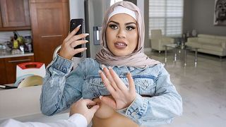 Cute Arab Babe In Hijab Bounces Her Big Round Ass On Lucky Stud's Cock