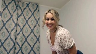 Hot Step-Mom Begs for My Dick When Daddy's Out
