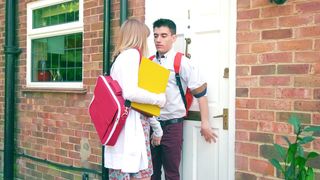 Jenny Diamond's raunchy welcome for Jordi's homecoming with hardcore fucking