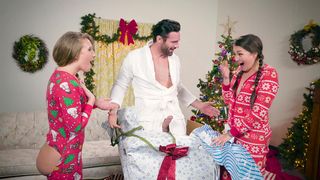 Allie Haze and Harley Jade in a Mind-Blowing Deepthroating XXX Video!